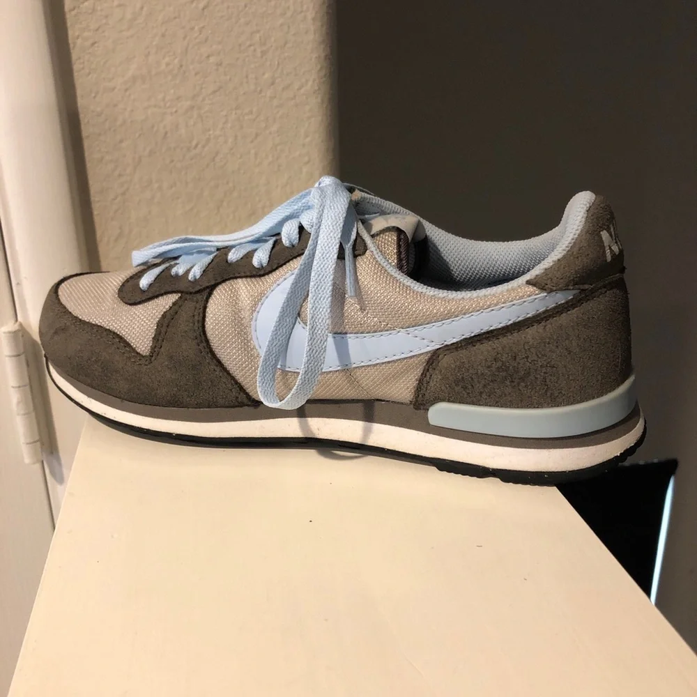 Nike classic running